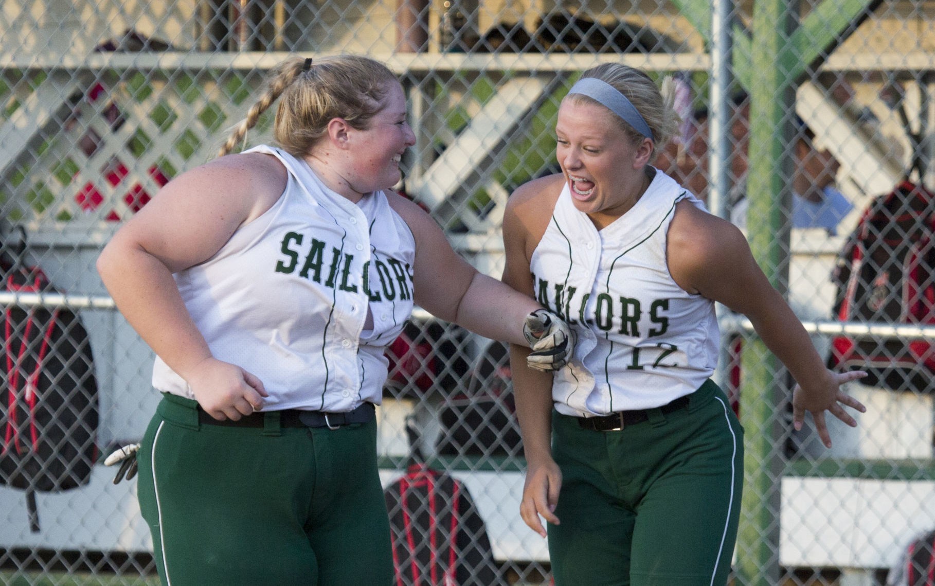 071519kw-columbus-new-hampton-softball-09